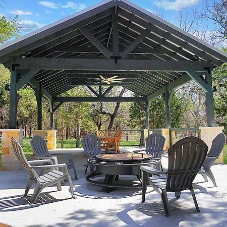 Fox Hollow - Tiny Home With Cypress Creek Access, Park Like Setting Wimberley Buitenkant foto