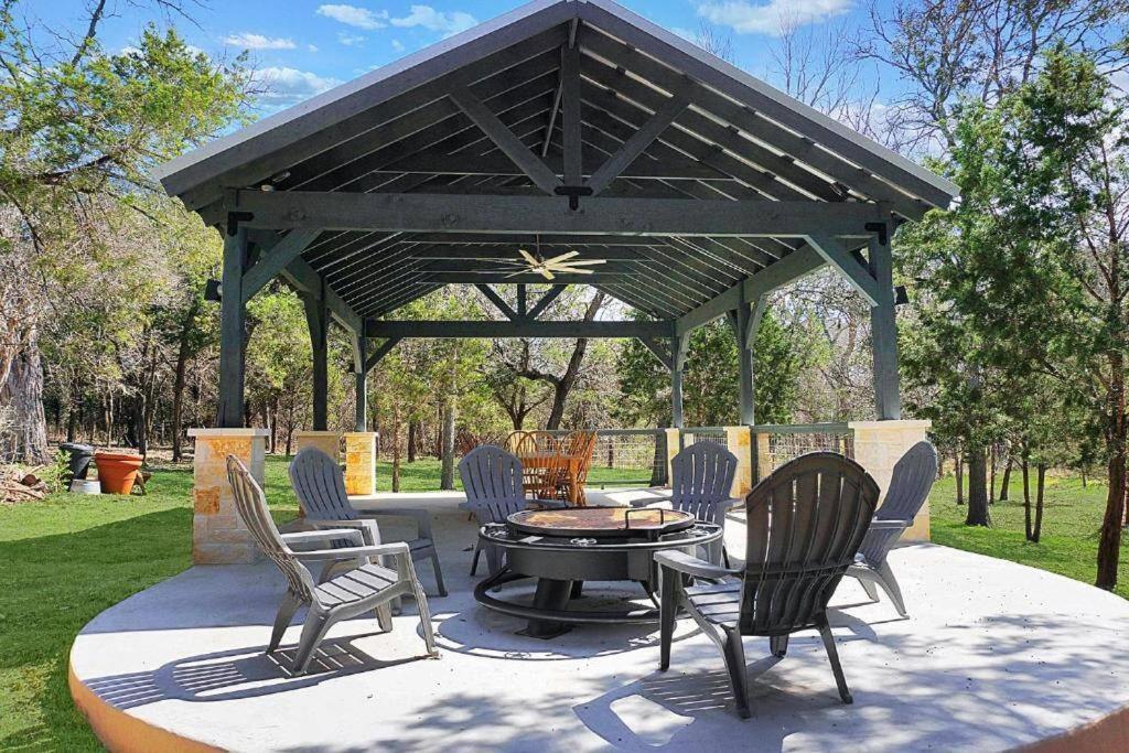 Fox Hollow - Tiny Home With Cypress Creek Access, Park Like Setting Wimberley Buitenkant foto