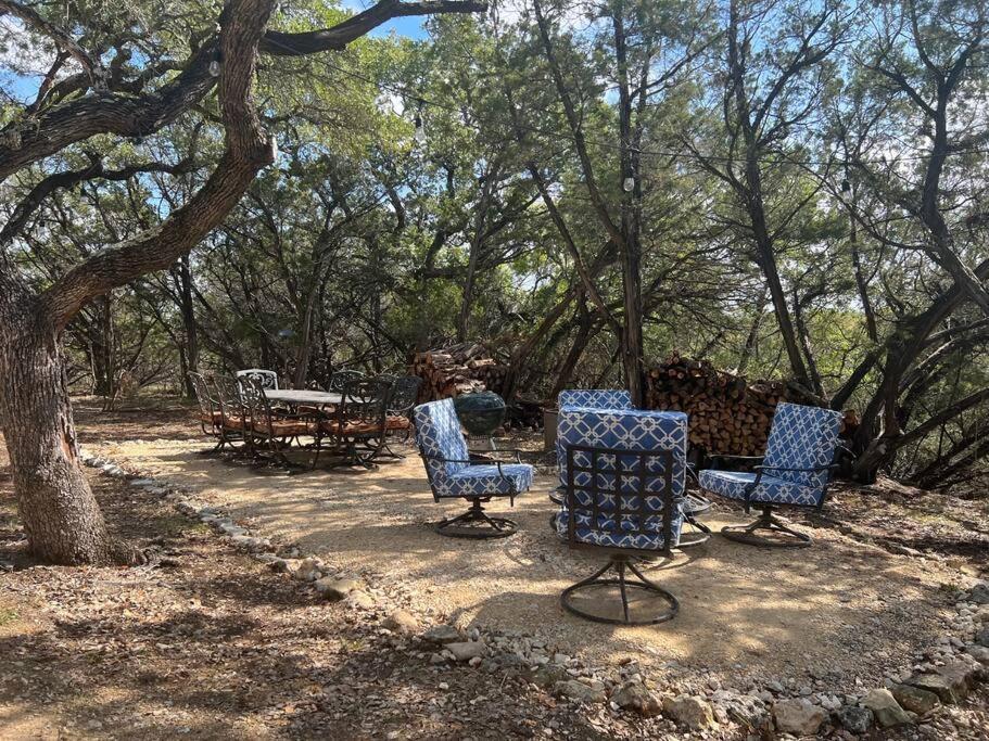 Fox Hollow - Tiny Home With Cypress Creek Access, Park Like Setting Wimberley Buitenkant foto
